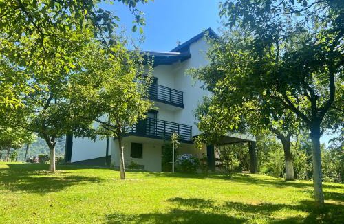 Hadzici Villa | Hillside Villa