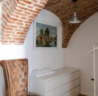 Donji Grad Apartment | Spacious 1BR-2BA Old-Town Condo