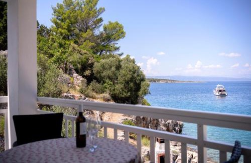 Pokrivenik House | Secluded Sea View House - 10m from the Sea