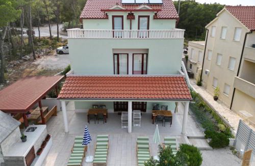 Cove Osibova (Milna) Apartment | Villa Kalinić