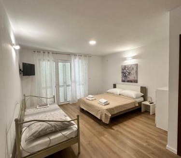 Kastel Stafilic Apartment | Apartments Villa Ohana