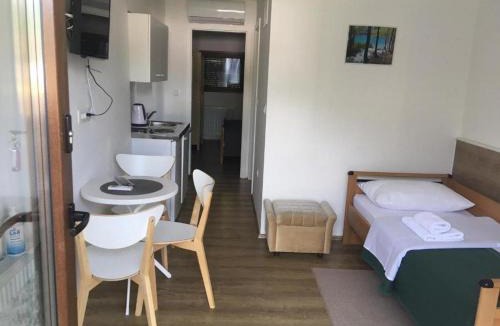 Jezerce House | Guesthouse Family Bosnic
