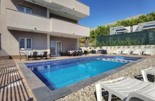 Podstrana Villa | Villa La Famiglia with private heated pool
