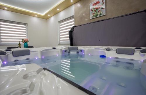 Tuzla Canton Apartment | Lux Apartment jacuzzi - Mermer Brkić