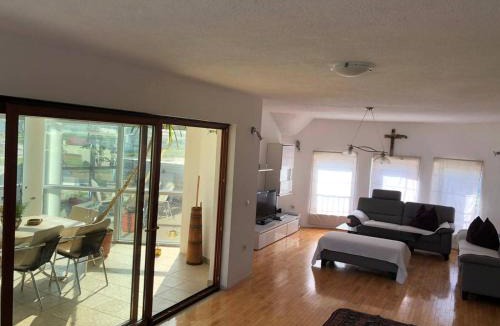 Canton 10 Apartment | Apartman Tomislav