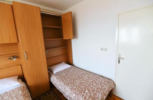 Donji Kraj Apartment | Apartments in Moscenicka Draga 34158