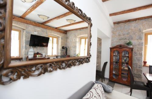 Kastel Stari Bed & Breakfast | Villa Sol