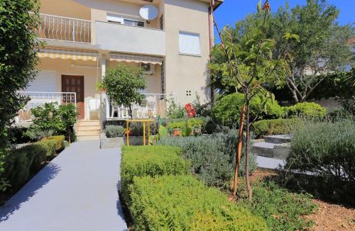 Seget Vranjica Apartment | Apartments by the sea Seget Vranjica, Trogir - 18487