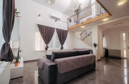 Muc House | Villa Stella