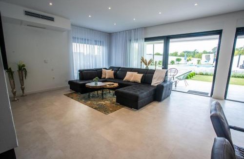 Trn Villa | Villa 7