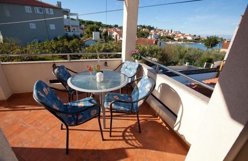Preko Apartment | Apartments with swimming pool Preko, Ugljan - 14163
