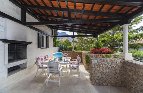 Baska Voda Villa | Villa Skalinada - Pool, Sea View & Private Path to Beach I Baška Voda