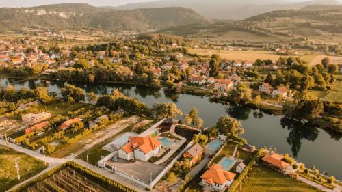 Mali Radic Villa | Grand villa Bosnae