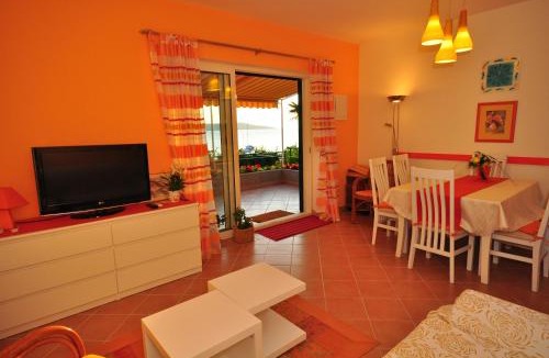 Prvic Luka Apartment | TRI PALME