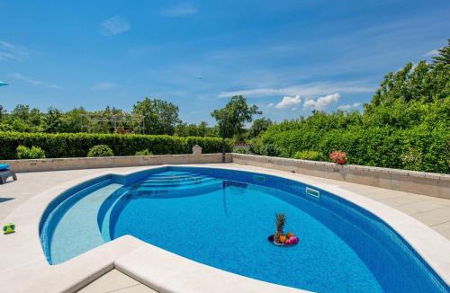 Rogocana House | Holiday Home Villa Gabriel by Interhome