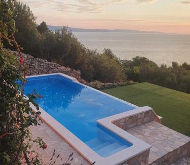 Drasnice Apartment | Villa Jerković-Secluded house and apartment with pool