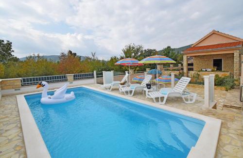 Muc Villa | VILLA DINJA
