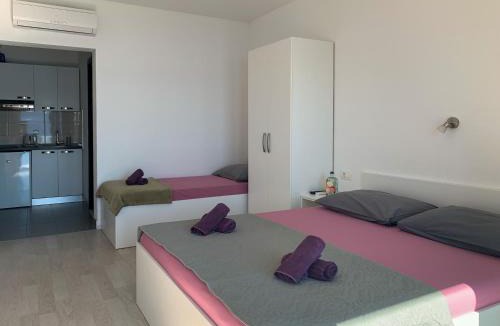 Zivogosce Apartment | Villa Riki
