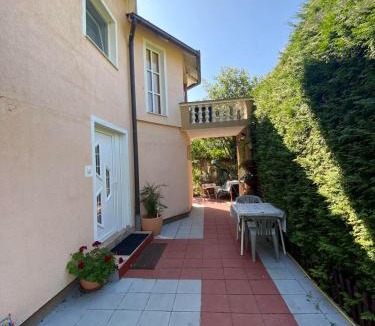 Kulen Vakuf House | Villa Dino