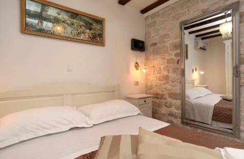 Trogir Bed & Breakfast | Villa Carrara