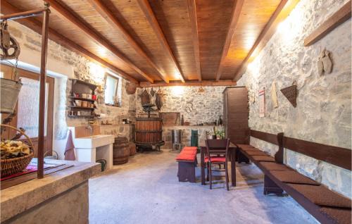 Kucice House | Stunning Home In Kucice With Wifi