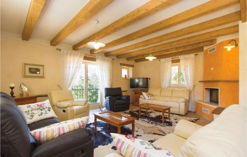 Bartici House | Cozy Home In Labin With Sauna