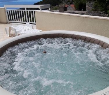 Bast Villa | House Charlie With Jacuzzi