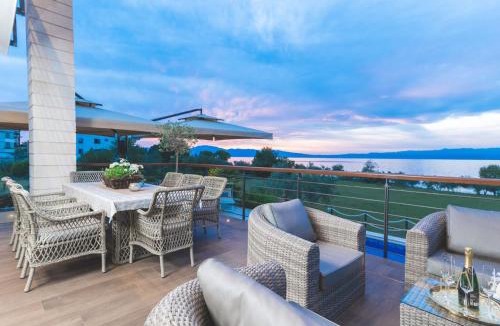 Zidarici Villa | Beachfront Villa Marconica