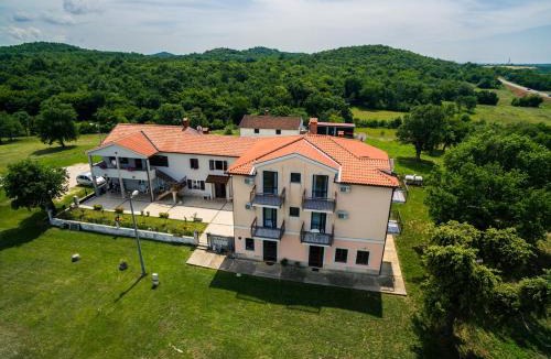 Vrvari Apartment | Lovely House LINDI in Poreč