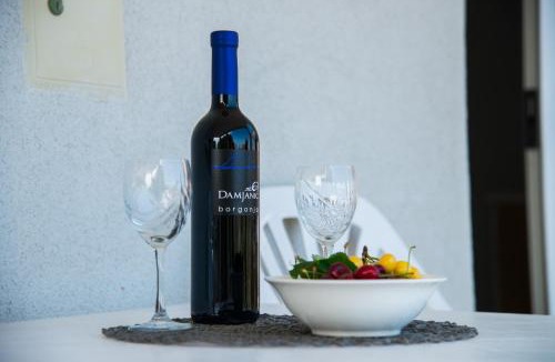 Vrvari Apartment | Lovely House LINDI in Poreč