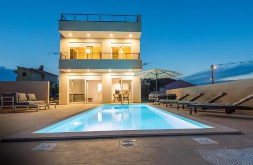 Novigrad Villa | Villa Lele - peace, mountain & sea view, heated pool