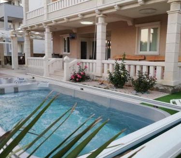 Gajac House | Guesthouse Villa Jurišić