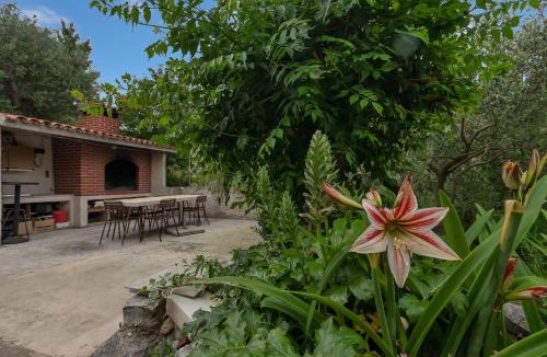 Dugis Apartment | Tihana