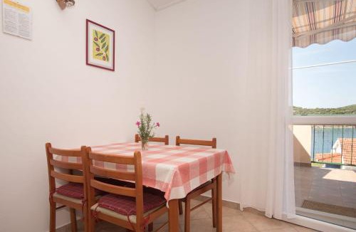 Kaprije Apartment | Apartments Vjera