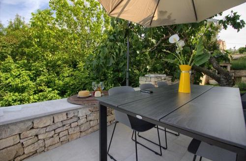 Golas Villa | Beautiful villa Irma with private pool near Rovinj by WiiBuk