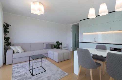 Icici Apartment | New apartment with swimming pool near the beach