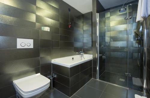 Çagllavicë Hotel | Emerald Hotel