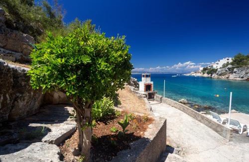 Pokrivenik House | Secluded Sea View House - 10m from the Sea