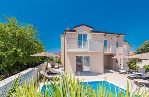 Pakostane Apartment | Villa ML