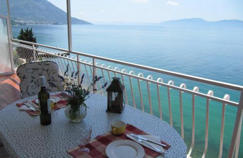 Brist House | Villa Falcon