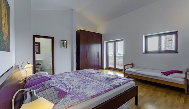 Villa Dubravka in Radetići - Haus für 6-9 Personen in Radetici