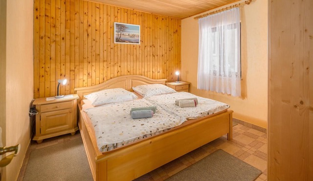 Amazing Apartment in Porec With Wifi and 2 Bedrooms