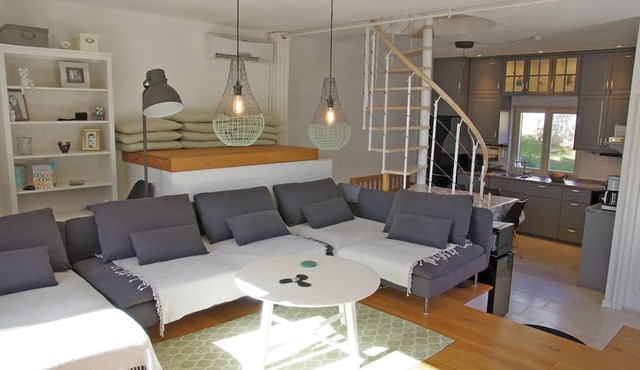 Lovely Holiday House with Private Pool