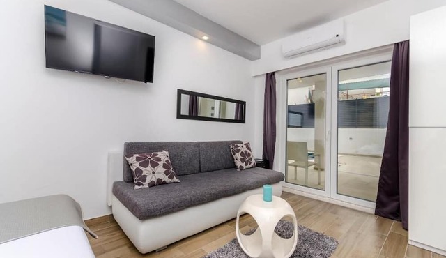 Room-all Saints Suites B&b Kastela