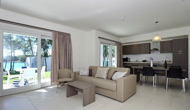 Crvena Luka Resort