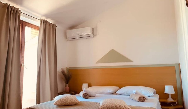 Room in Guest Room - Linc Rooms & Apartments
