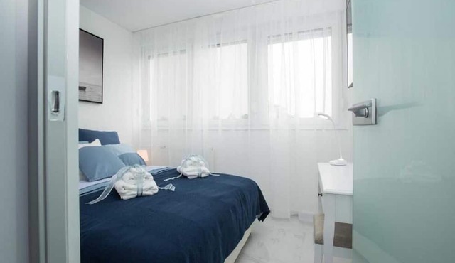 Modern & Luxury APT Zagreb Airport W/Free Wifi in Velika Gorica