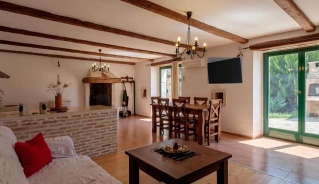 Lovely Stone Villa with private garden and terrace in Pula
