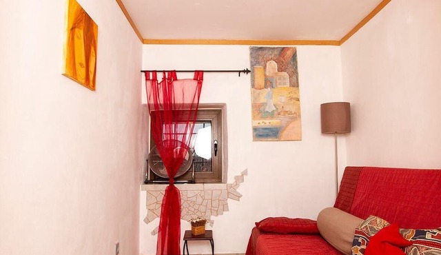 Holiday home in a quiet location with pool and far-reaching views