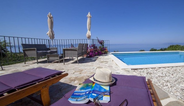 Holiday house with private pool for 8 persons approx. 150 m² in Podgora, Dalmatia (Split-Dalmatia County)